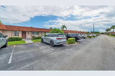 5775 W Fernley Dr Drive W #76, West Palm Beach, FL 33415 - Photo 4
