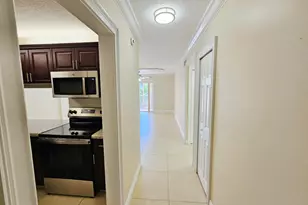 2562 Garden Dr N, Lake Worth Beach, FL 33461 - Photo 4