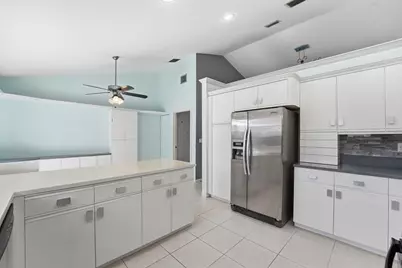 9284 Laurel Green Drive, Boynton Beach, FL 33437 - Photo 14