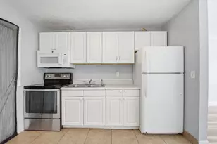 2001 A E Isaacs Ave, West Palm Beach, FL 33407 - Photo 8