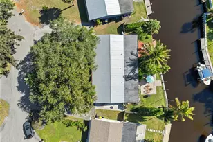 2456 SW Hideaway Ln, Stuart, FL 34994 - Photo 8
