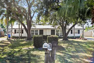 2456 SW Hideaway Ln, Stuart, FL 34994 - Photo 2