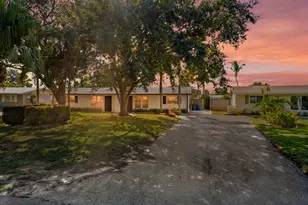 2456 SW Hideaway Ln, Stuart, FL 34994 - Photo 4