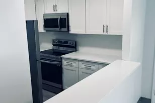 930 N 14th Ct, Hollywood, FL 33020 - Photo 4
