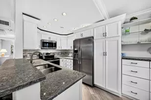 1039 Berkshire B, Deerfield Beach, FL 33442 - Photo 10