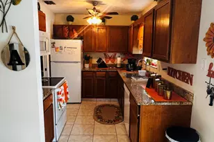 1918 SE Monroe St, Stuart, FL 34997 - Photo 4