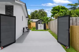 3141 NE 14th Ave, Pompano Beach, FL 33064 - Photo 2