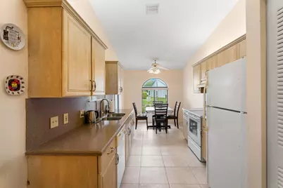 8108 NW 100th Lane, Tamarac, FL 33321 - Photo 4