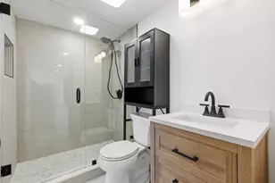 5460 N Ocean Dr, Riviera Beach, FL 33404 - Photo 34