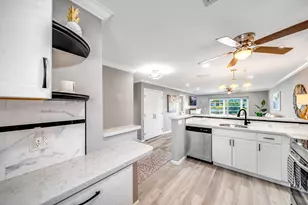 154 Lake Dora Dr, West Palm Beach, FL 33411 - Photo 12