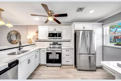 154 Lake Dora Drive, West Palm Beach, FL 33411 - Photo 2
