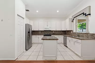 3956 Torres Circle, West Palm Beach, FL 33409 - Photo 12