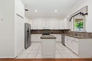 3956 Torres Cir, West Palm Beach, FL 33409 - Photo 12