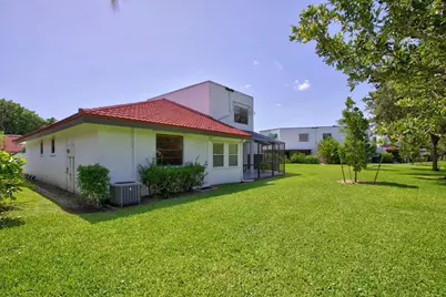 353 NW 36th Avenue, Deerfield Beach, FL 33442 - Photo 20