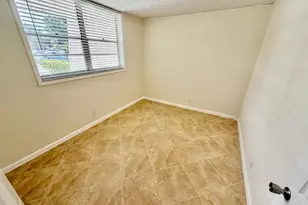 9230 Lagoon Pl, Davie, FL 33324 - Photo 10