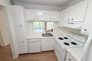 9230 Lagoon Pl, Davie, FL 33324 - Photo 4