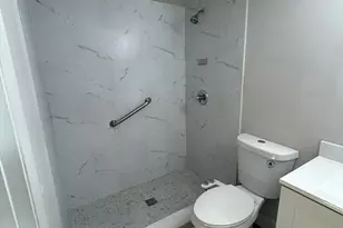 450 W Palm Cir Circle W, Pembroke Pines, FL 33025 - Photo 14