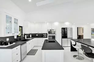 10818 River Glenn Dr, Boca Raton, FL 33428 - Photo 12