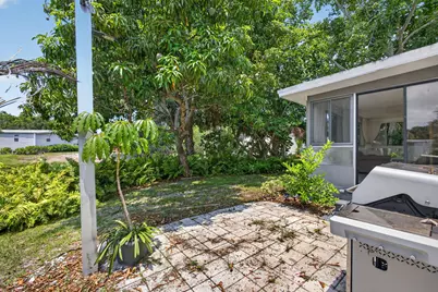 170 Maple Avenue W, Palm Beach Gardens, FL 33410 - Photo 42
