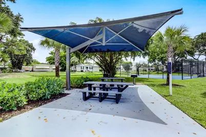 170 Maple Avenue W, Palm Beach Gardens, FL 33410 - Photo 54