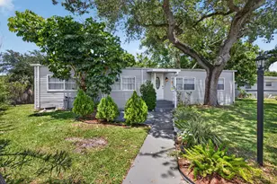 170 Maple Ave W, Palm Beach Gardens, FL 33410 - Photo 4