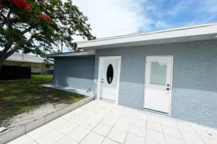 702 NE Lanfair St, Port Saint Lucie, FL 34983 - Photo 4