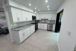 18 Piedmont A, Delray Beach, FL 33484 - Photo 4