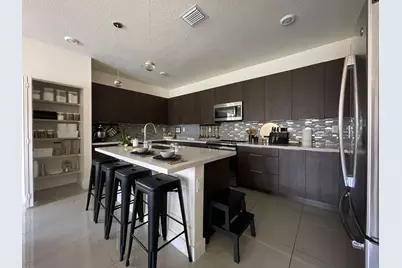 4713 NW 84th Court, Doral, FL 33166 - Photo 2