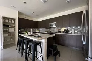 4713 NW 84th Ct, Doral, FL 33166 - Photo 2
