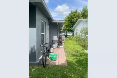 5706 NW 68th Terrace, Tamarac, FL 33321 - Photo 6