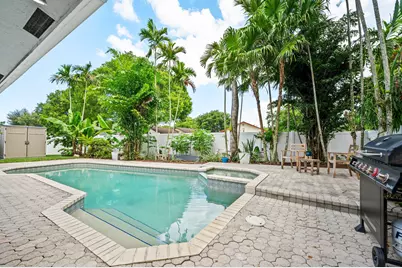5591 SW 99th Avenue, Cooper City, FL 33328 - Photo 4