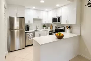 418 Pine Glen Ln, Greenacres, FL 33463 - Photo 4