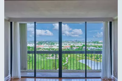 2425 Presidential Way #1405, West Palm Beach, FL 33401 - Photo 2