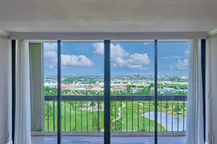 2425 Presidential Way, West Palm Beach, FL 33401 - Photo 2