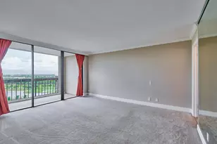 2425 Presidential Way, West Palm Beach, FL 33401 - Photo 20
