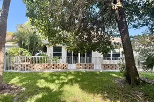 198 Hampton Cir, Jupiter, FL 33458 - Photo 4