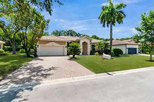 5718 NW 50th Dr, Coral Springs, FL 33067 - Photo 2