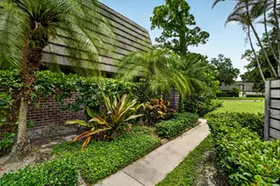 1519 15th Terrace, Palm Beach Gardens, FL 33418 - Photo 2