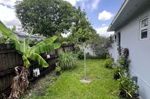 1524 NW 42nd St, Miami, FL 33142 - Photo 12