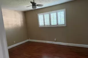 320 SE 10th St, Pompano Beach, FL 33060 - Photo 8