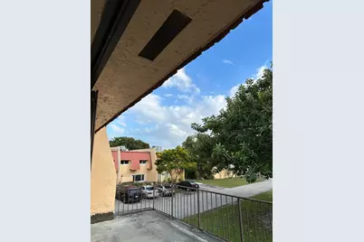 102 Pleasant Hill Lane, Tamarac, FL 33319 - Photo 2