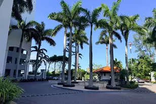 5077 NW 7th St, Miami, FL 33126 - Photo 4