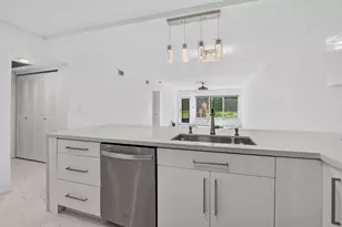 9095 Flynn Cir, Boca Raton, FL 33496 - Photo 8