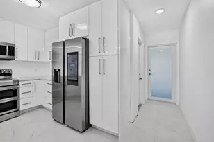 9095 Flynn Cir, Boca Raton, FL 33496 - Photo 6