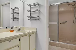 9095 Flynn Cir, Boca Raton, FL 33496 - Photo 22
