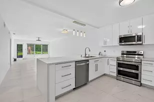 9095 Flynn Cir, Boca Raton, FL 33496 - Photo 8