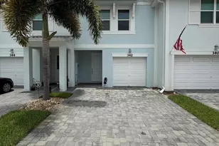 342 SE Angler Dr, Stuart, FL 34994 - Photo 1