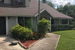 11852 61st St N, The Acreage, FL 33412 - Photo 4