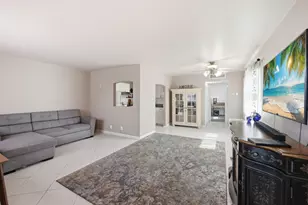 47 Saxony A, Delray Beach, FL 33446 - Photo 8