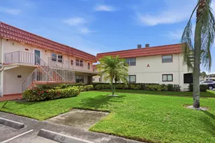 47 Saxony A, Delray Beach, FL 33446 - Photo 2